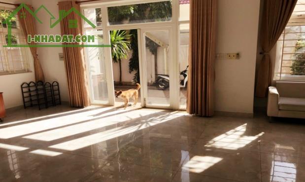 Bán nhà Thảo Điền Quận 2, DT 6x20m, CN 117m2, nhà 3 tầng. Giá 24.8 tỷ - 1