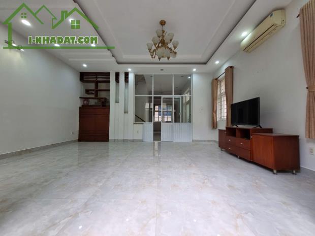 Bán nhà Thảo Điền Quận 2, DT 6x20m, CN 117m2, nhà 3 tầng. Giá 24.8 tỷ - 4