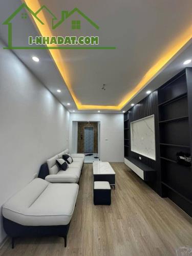 QUANG TIẾN ĐẠI MỖ - OTO ĐỖ 6 TẦNG THANG MÁY - GIÁ CHỈ CÓ NHỈNH 7 TỶ NHỎ - 1