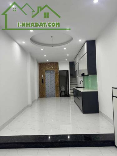 QUANG TIẾN ĐẠI MỖ - OTO ĐỖ 6 TẦNG THANG MÁY - GIÁ CHỈ CÓ NHỈNH 7 TỶ NHỎ - 3