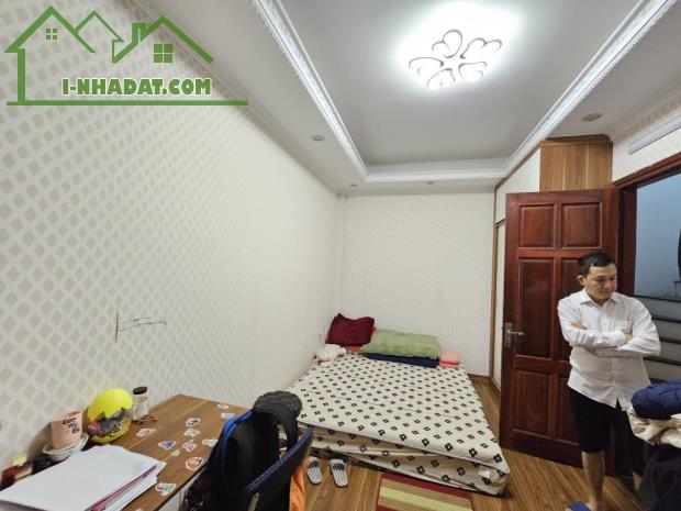 CHỈ 6 TỶ x - TRUNG TÂM VĂN QUÁN 5 TẦNG DT 37M2 NỘI THẤT Ở NGAY - MẶT PHỐ OTO ĐỖ CHỈ 10M - 3