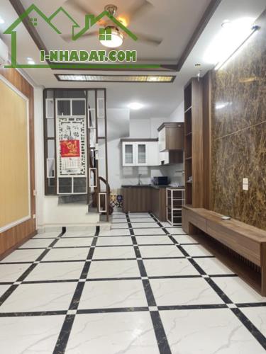 Bán nhà 5 tầng 4 ngủ 30m2 ô tô đỗ cửa đường Nguyễn Văn Linh giá chỉ 5.1 tỷ - 5