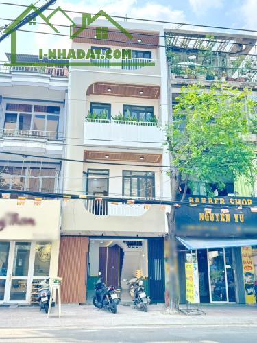 Bán nhà mới 3 lầu mặt tiền đường Hưng Phú Phường 9 Quận 8