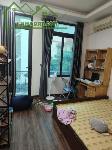 HOT ! MỄ TRÌ HẠ NHÀ DÂN XÂY ĐẸP, 2 THOÁNG, TẶNG NỘI THẤT - 6 TỶ HƠN. - 2