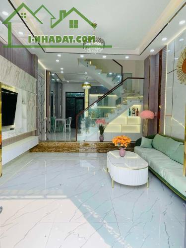 Bán nhà Huỳnh Tấn Phát Quận 7 - 51m2 ngang 4.5m - 4PN - full nội thất - nhỉnh 7.x Tỷ TL - 1