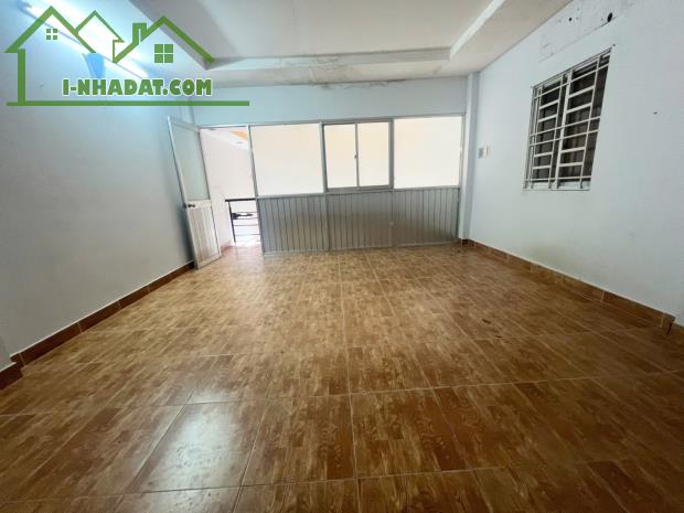 HIỆP BÌNH CHÁNH THỦ ĐỨC 37 M -NHÀ 2 TẦNG -  SỔ A4 KHÔNG QUY HOẠCH.