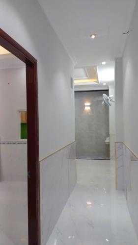 cần bán gấp nhà 1 trệt 2 lầu 4ph ngủ gần chợ đầu mối hóc môn giá 4,5 tỷ - 1