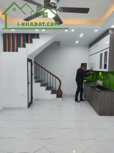 Bán nhà đẹp 5 tầng tại Trâu Quỳ 20m ra đường oto tránh giá 4.5 tỷ