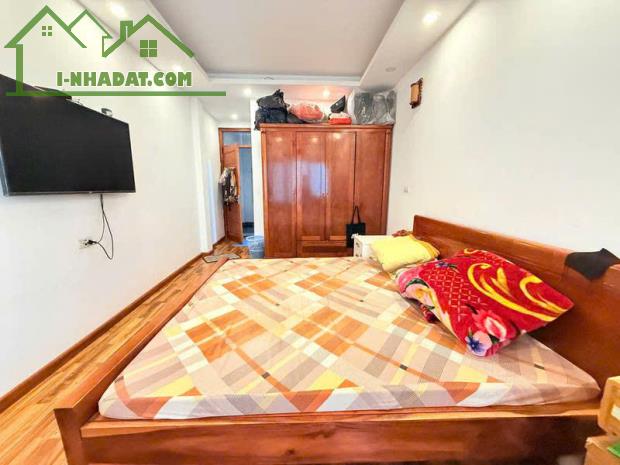 Nhà RẺ NHẤT MỄ TRÌ, 30m2, 5 tầng mới đẹp, Ở NGAY, cách ô tô 1 nhà.