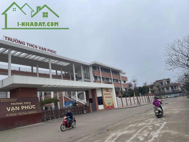 Bán nhà tại Vạn Phúc - Thanh Trì, 66m2, giá 3.95 tỷ, ngõ thông ô tô. Lh 0888229559