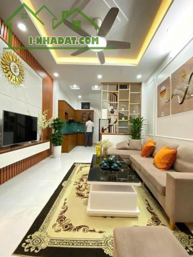 NHÀ PHÚ MỸ - NỞ HẬU - NHÀ ĐẸP- VỊ TRÍ THUẬN TIỆN - GẦN Ô TÔ - NGÕ RỘNG - GIÁ 6,6 TỶ