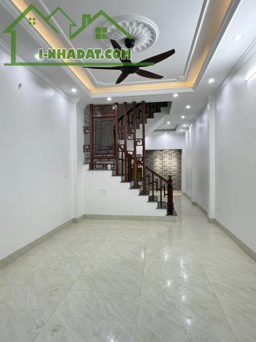 BÁN NHÀ ĐẸP 2.98 TỶ 3 TẦNG 70M2 Ô TÔ ĐỂ TRONG SÂN NGÕ VĂN CAO - 1