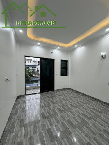 BÁN NHÀ ĐẸP 2.98 TỶ 3 TẦNG 70M2 Ô TÔ ĐỂ TRONG SÂN NGÕ VĂN CAO - 3