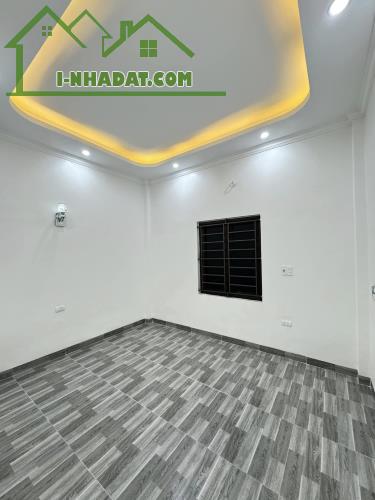 BÁN NHÀ ĐẸP 2.98 TỶ 3 TẦNG 70M2 Ô TÔ ĐỂ TRONG SÂN NGÕ VĂN CAO - 4