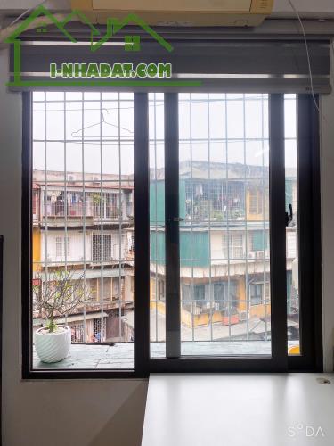 Bán tập thể Hoàng Ngọc Phách, tầng 5, 70m, 2 ngủ, giá cực tốt.