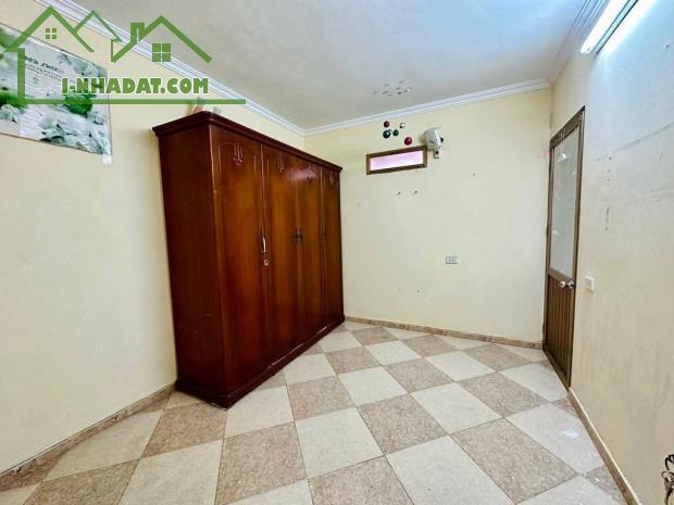 Bán tập thể Hoàng Ngọc Phách, tầng 5, 70m, 2 ngủ, giá cực tốt. - 1