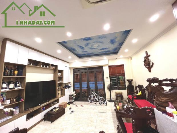 NHÀ BIÊN GIANG ĐƯỜNG ÔTÔ TRÁNH GẦN HỒ 4.75TỶ