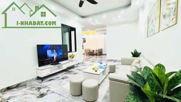 Bán nhà Ngọc Lâm,Long Biên 6 tầng,60m,mt4m oto đỗ cửa nhỉnh 12 tỷ - 4