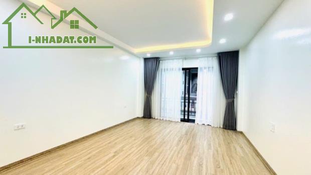 Bán nhà Ngọc Lâm,Long Biên 6 tầng,60m,mt4m oto đỗ cửa nhỉnh 12 tỷ