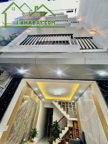 Cách phố Minh Khai 30m, nhà đẹp, ảnh thật 4 tầng, trước nhà sân rộng 10 mâm cỗ 9.2 tỷ