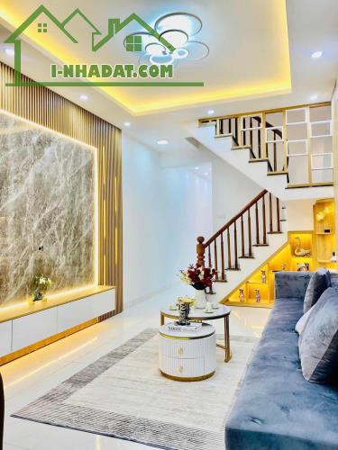 Cách phố Minh Khai 30m, nhà đẹp, ảnh thật 4 tầng, trước nhà sân rộng 10 mâm cỗ 9.2 tỷ - 2