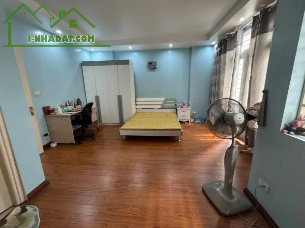 VIP NHẤT PHỐ LẠC TRUNG - PHÂN LÔ ĐẲNG CẤP- THÔNG BÀN CỜ-  2 Ô TÔ NGỦ TRONG NHÀ- KINH - 3