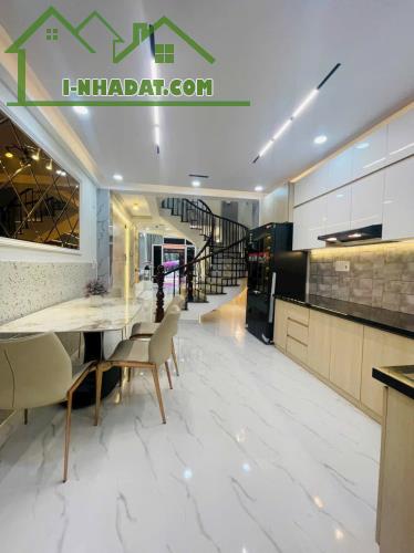 Bán nhà Đỗ Ngọc Quang, Phường 4, Quận 8 – 97m2, nhà rộng hiếm có, chỉ 8.9 tỷ