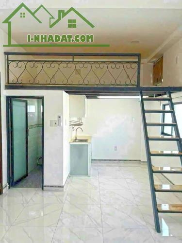 Căn hộ dịch vụ 3 lầu ST 11 phòng hẻm 3m Nguyễn Thị Thập, Quận 7 - 1