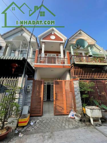 Nhà sổ riêng sân ô tô 2.4 tỷ/78 m2 /1 lầu 1 trệt