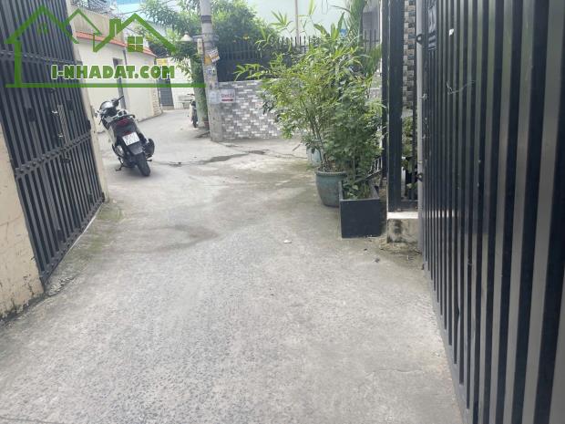 BÁN NHÀ 2 TẦNG, 90M2, 8 PHÒNG NGỦ, QUẬN 7 - GIÁ 8.9 TỶ - VỊ TRÍ VÀNG, SỔ ĐỎ CHÍNH CHỦ - 2