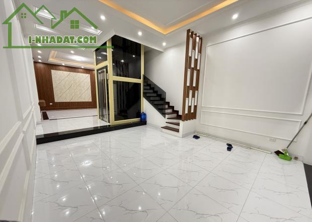 Bán Nhà Lê Trọng Tấn. Thanh Xuân. Thang Máy. Ô Tô. DT 65m2. MT 5m. 5 Tầng. Giá 19,7 Tỷ.