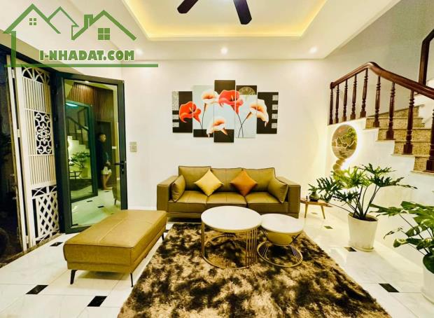 CỰC HIẾM!Bán nhà Nguyễn Văn Linh, 65m2, 6 tầng có thang máy, ngõ ô tô đỗ cửa,KD nhỉnh 12tỷ