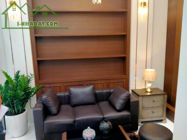 Nhà Quang Trung gần trường Nguyễn Huệ, 50m 4pn, 20m ô tô đỗ ngày đêm. Giá 7 tỷ 8 - 3