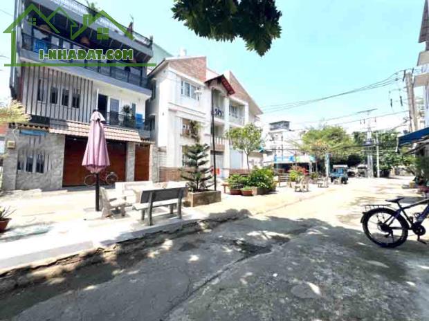 Bán Gấp Nhà 109M2_5*21 cho thuê 15tr.th Đường 12m Gần ĐH Luật Hiệp Bình Chánh Thủ Đức Chỉ - 1