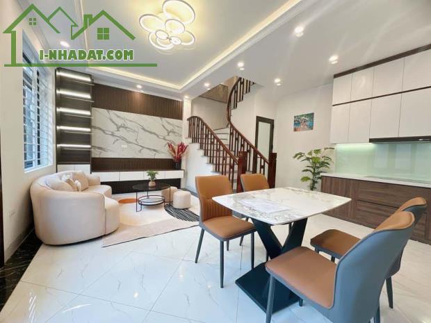 Bán Nhà Nguyễn Lương Bằng, 34m², Ngõ Rộng, 30m Ra Ô Tô, Chỉ 5.9 Tỷ