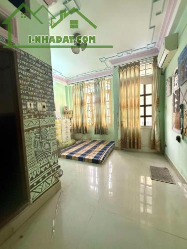 Bán nhà Lạc Long Quân, Phường 8, Tân Bình, 45M2 (4,2Mx11M), 4 Tầng, 4PN, giá tốt 4,7 tỷ - 4