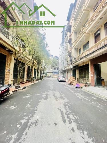 Bán GẤP Nhà GIÁP BÁT 51M, 5T, MT3.5 m, 15.9tỷ  LH: 0962 630 109