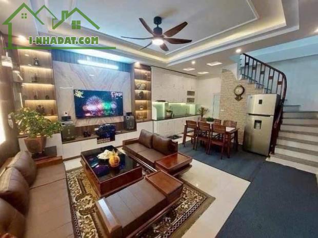 Bán GẤP Nhà GIÁP BÁT 51M, 5T, MT3.5 m, 15.9tỷ  LH: 0962 630 109 - 1