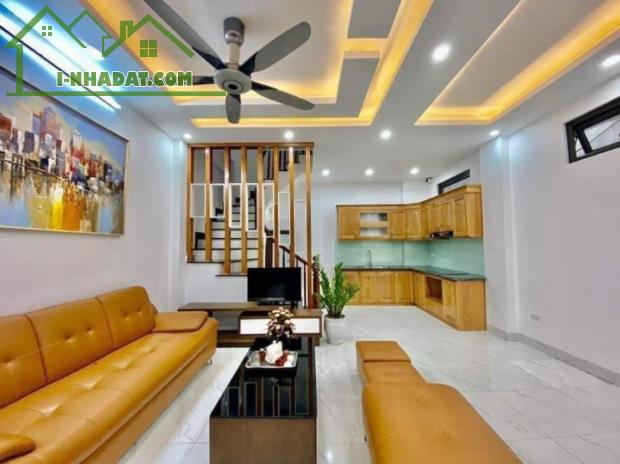 nhà trung tâm Đan Phượng, tt Phùng, 35M 5 Tầng, 3 ngủ nội thất đẹp giá 4.2 tỷ