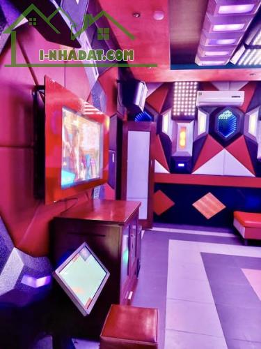 karaoke 5 tầng 18 phòng -Hòa Cường - Giá 27 tỷ. - 2