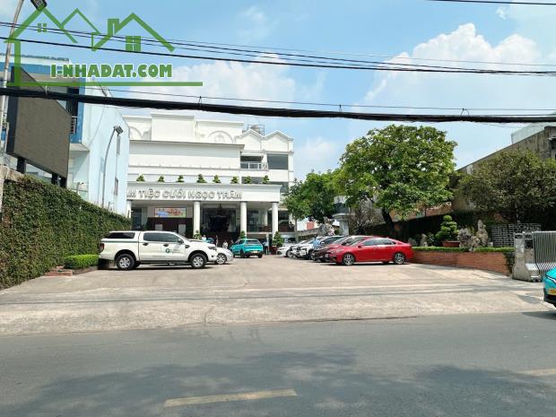 Bán nhà vườn nghỉ dưỡng DT khủng 1.226m2 MT 26m đường rộng 16m gần Nguyễn Văn Quá 45 tỷ. - 1