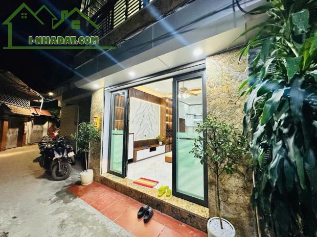 NHÀ ĐẸP TRƯƠNG ĐỊNH - 5 TẦNG MỚI ĐẸP, MẶT TIỀN KINH DOANH, NGÕ THÔNG, 40M OTO - GIÁ 7.8 TỶ - 1