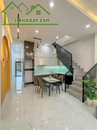 Bán nhà góc 3 mặt tiền đầu đường tô vĩnh diện gần bệnh viện sis giá 3,790 tỷ - 4