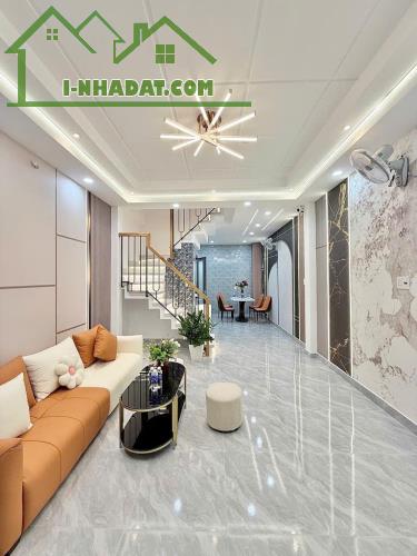 🏠 TRẦN THỊ TRỌNG HẺM 6M XE HƠI TRÁNH.🌷 4*10 40M2 3 TẦNG FULL NỘI THẤT.🧭 KHU VIP BÀN CỜ