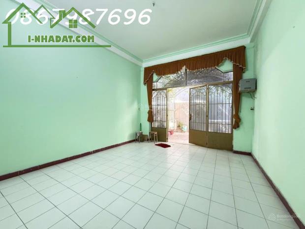 Nhà hẻm 23/10 có sân trước sau làm vườn cạnh Lotte Mart, 134m2 ngang 4m có 4pn giá 4 tỷ