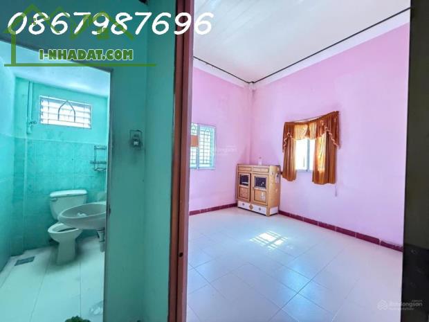 Nhà hẻm 23/10 có sân trước sau làm vườn cạnh Lotte Mart, 134m2 ngang 4m có 4pn giá 4 tỷ - 3