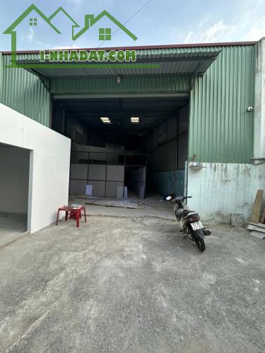 Ngộp Bank gấp bán nhà xưởng QL22, 175m2, ngang 10,8m , Đường xe Container chạy quanh. - 4