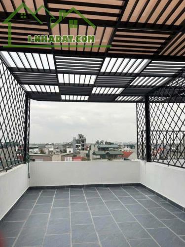 BÁN NHÀ THẠCH BÀN - Ô TÔ VÀO NHÀ - 60M2 NHỈNH 8 TỶ - 4