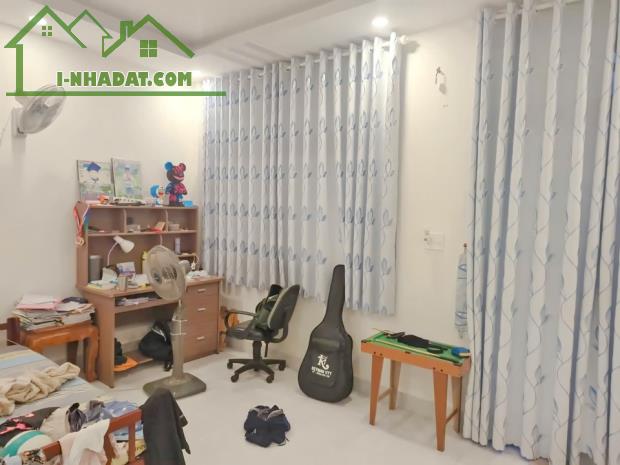 HOT! Nhà 2 lầu ST hẻm 1247 Huỳnh Tấn Phát, Phú Thuận, Quận 7