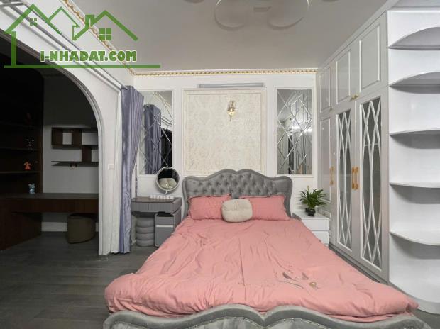 NHÀ HIẾM PHỐ GIÁP BÁT – LÔ GÓC – ÔTÔ ĐỖ CỬA – Ở NGAY – 45M2– GIÁ 7.65 TỶ TL